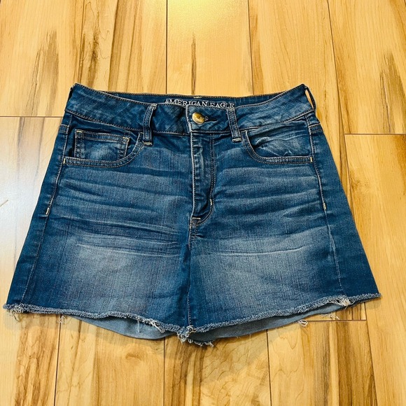 American Eagle Outfitters Pants - American Eagle Medium Wash Denim High Rise Shortie Shorts Womens Size 8 Raw Hem